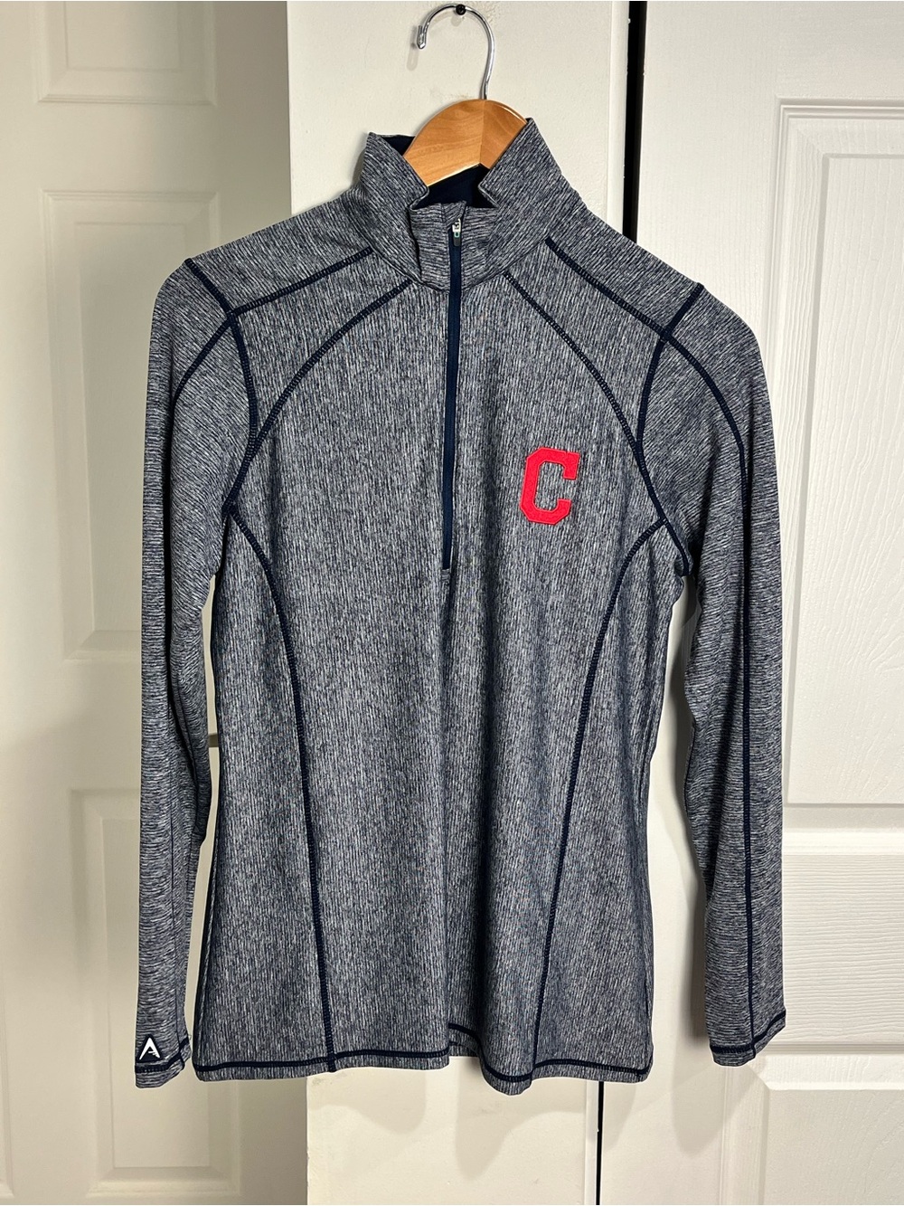 Antigua Cleveland Guardians MLB Women’s M 1/4 Zip Pullover Performance JacketEUC
